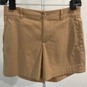 VINCE Casual Linen Shorts in Almond